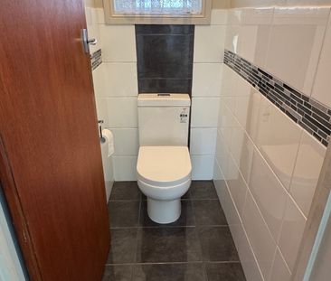 Surrey Downs - Photo 3