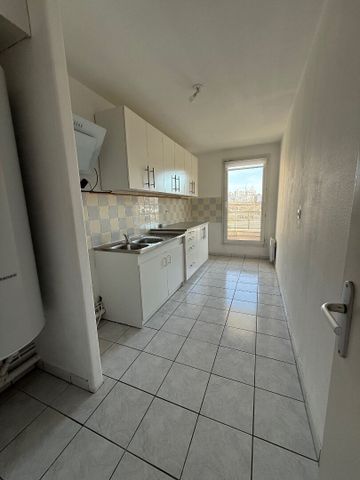 Location Appartement 3 pièces 68m² - Photo 4