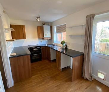 2 bedroom end of terrace house to rent - Photo 5