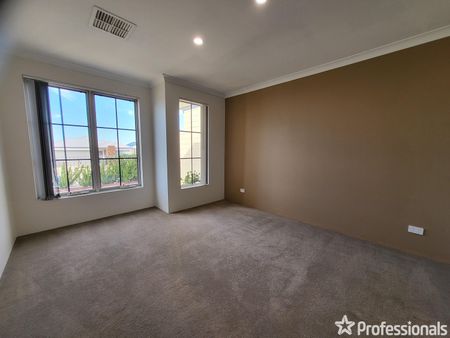 Well-Maintained Home! - Photo 2