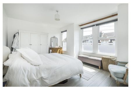 4 bedroom terraced house to rent - Photo 3