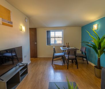 7 Bed Student Accommodation - Photo 1