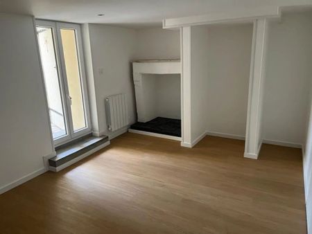 Location Maison 5 pièces 79 m2 à Fontenay-le-Comte - Photo 2