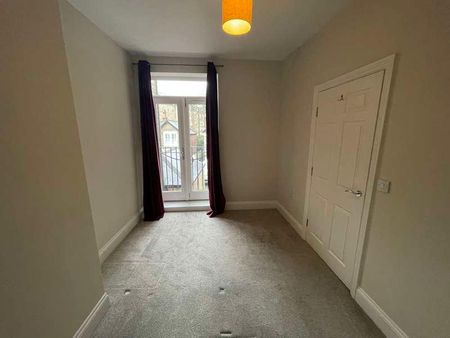 Cecil Court, Valley Drive, Harrogate, North Yorkshire, HG2 - Photo 2