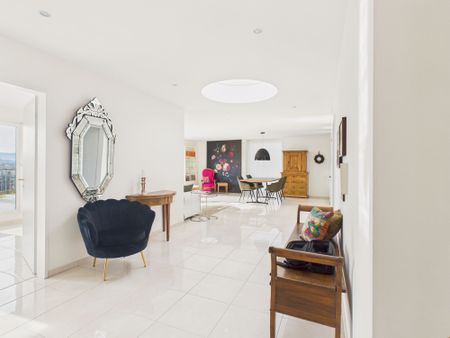 Möblierte 3.5-Zimmer-Attika-Wohnung mit grosser Terrasse und traumhafter Sicht über das Limmattal - Photo 4