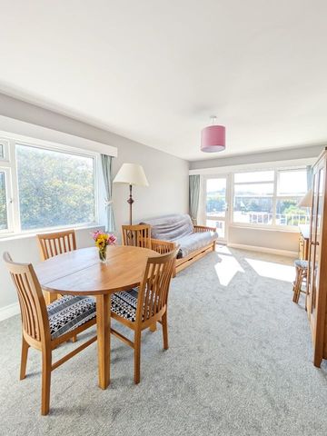 2 Bed Flat, Palmeira House, BN3 - Photo 4