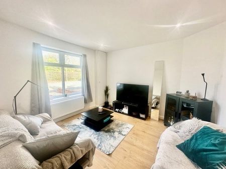 Meadow Lane, Nottingham, NG10 - Photo 2