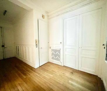 A LOUER 4 PIECES 100.46m² PARIS VIIIème - Photo 2