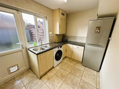 2 Bedroom Semi-Detached House for rent in Kendal Road, Bentley, Doncaster - Photo 4