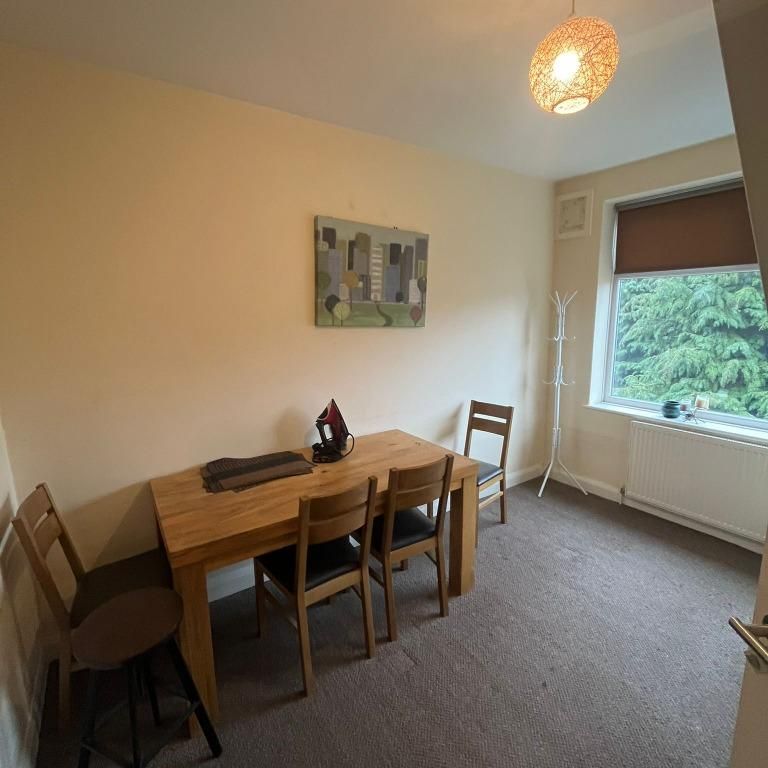 4 bedroom flat share to rent - Photo 1