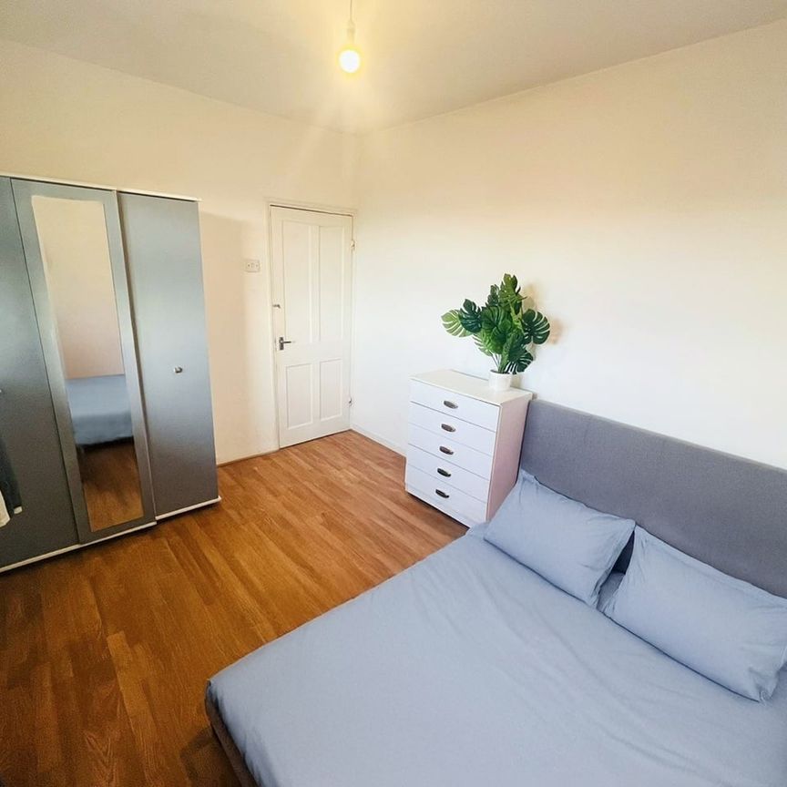 Room in a Shared Flat, Beautiful Double Room In Nine Elms/W, SW8 - Photo 1
