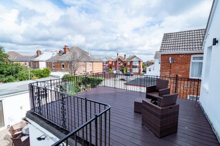 1 bedroom in a house share to rent - Photo 3