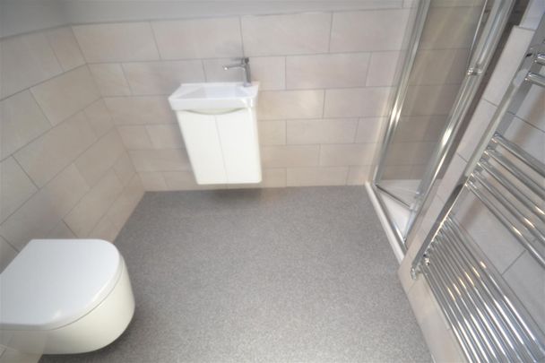 1 bedroom Flat To Let - Photo 1