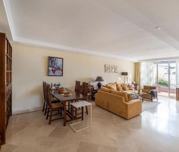 Atico en alquiler en Estepona - Photo 1