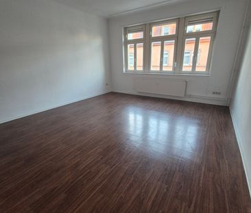Große 2 ZKB Altbauwohnung zu vermieten ! - Foto 1