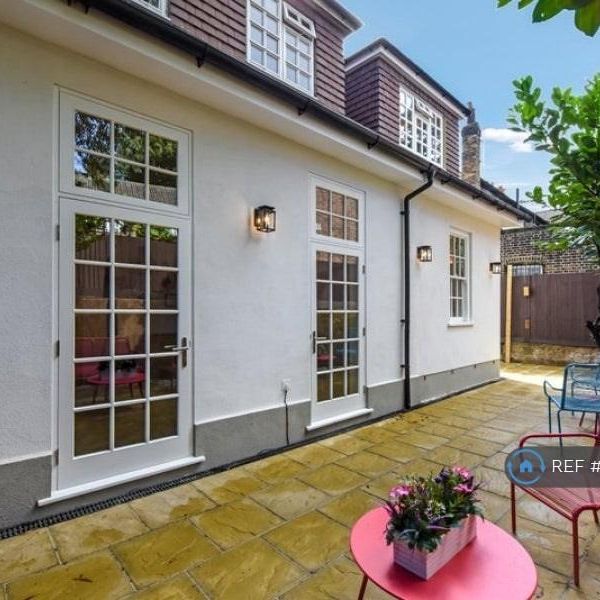 1 bedroom in a house share to rent - Photo 1