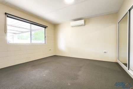 Stylish 2 bedroom unit - Photo 2