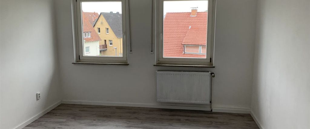 Kinderfreundliche Wohnlage! Kleine 3-Zimmerwohnung mit Balkon in Herringhausen! - Photo 1