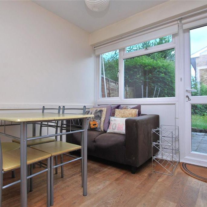 4 bedroom semi-detached house to rent - Photo 1