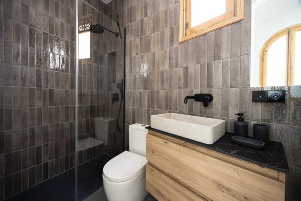 Carrer de Mallorca, Barcelona, Catalonia 08037 - Photo 1