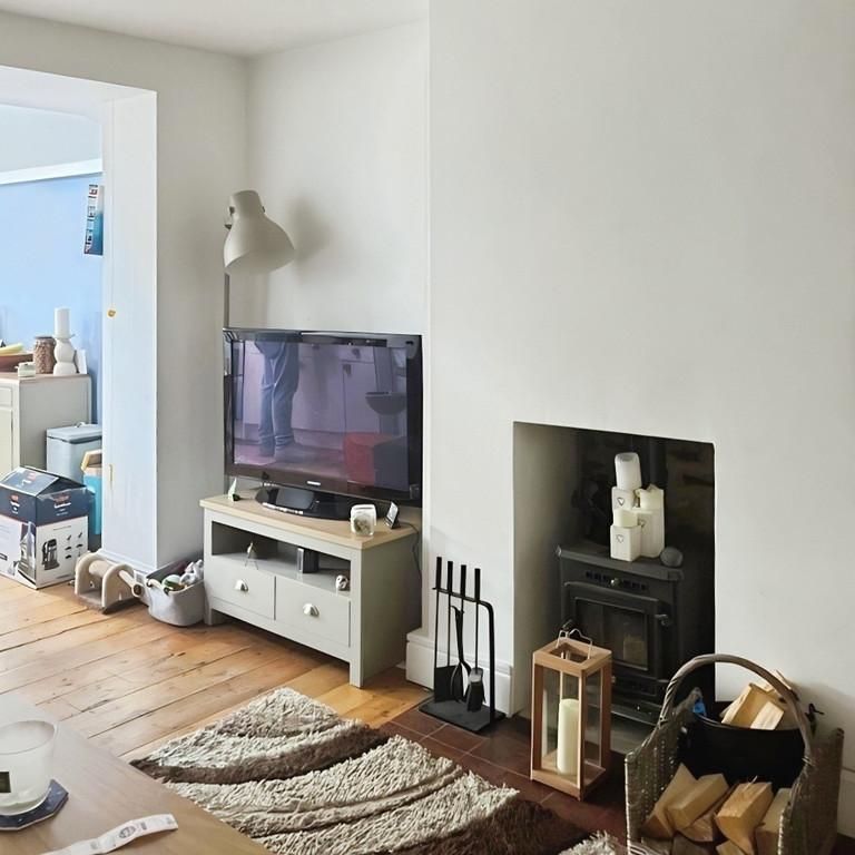 4 bedroom terraced house to rent - Photo 1