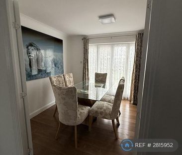 4 bedroom detached house to rent - Photo 4