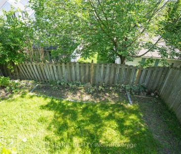 Detached Home For Lease | X8440516 - Photo 4