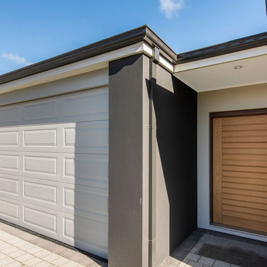 Modern Home That Will Impress&excl; Partly Furnished&excl; - Photo 1
