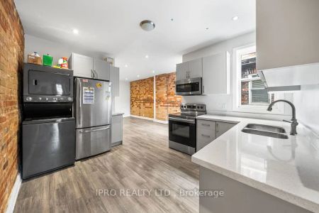 Condo Townhouse For Lease | W9256696 - Photo 5
