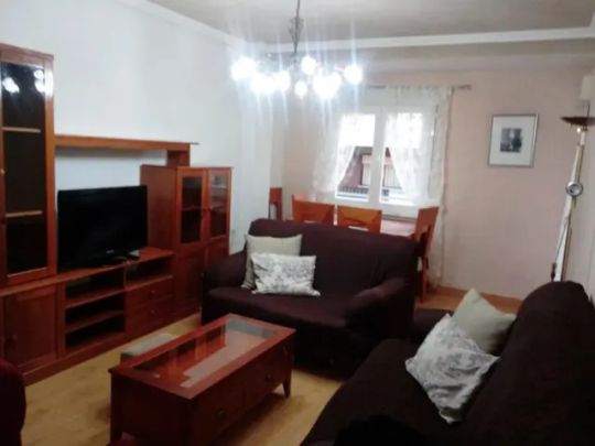 Piso en alquiler en Carmelitas-Oeste - Photo 1