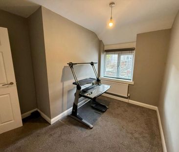 3 bedroom semi-detached house to rent - Photo 2