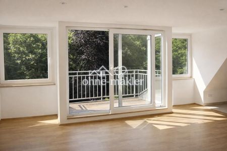 Sanierte sonnige 2-Zimmer DG Wohnung direkt am Benrather Schlosspark mit Klimaanlage - Photo 2