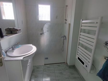 Location Maison 3 pièces 74m² LA REDORTE 11700 - Photo 5