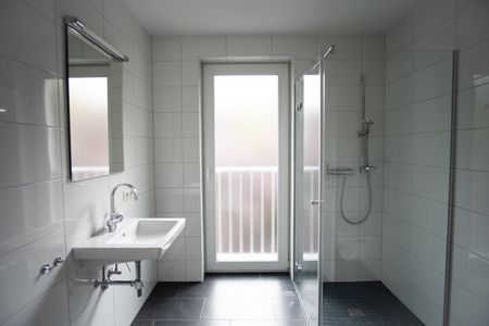 Lustenau: Schöne 2-Zimmer-Dachgeschosswohnung mit großer Terrasse - Photo 3
