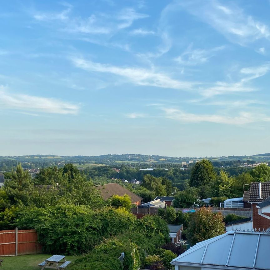 Recently refurbished 4 bed studio style multi unit property - Photo 1