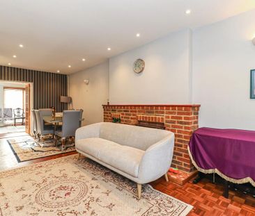 4 bedroom detached house to rent - Photo 4