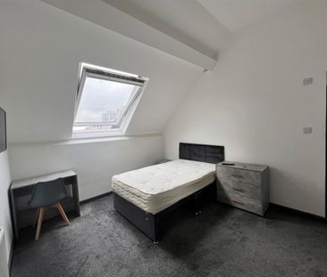 4 bedroom Student Flat to rent in Medburn House, Barker Street, Shi... - Photo 4
