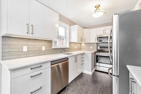 For Lease - 21 Lynvalley Crescent, Toronto, Ontario - Photo 2