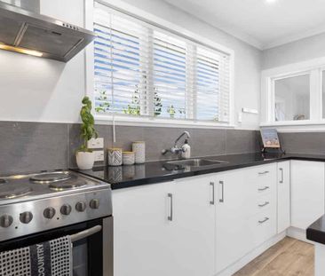 Fantastic family home in Burnside - Photo 2