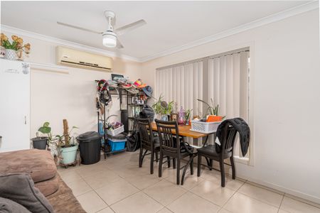 Perfect Family Home in a Premium Location - Move in Before Christmas! - Photo 3