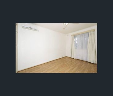 Spacious Family Living in Pooraka - Photo 2