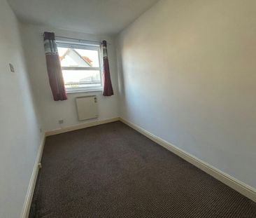 Terraced House to rent on - Photo 2