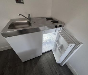 Studio to rent - Photo 2
