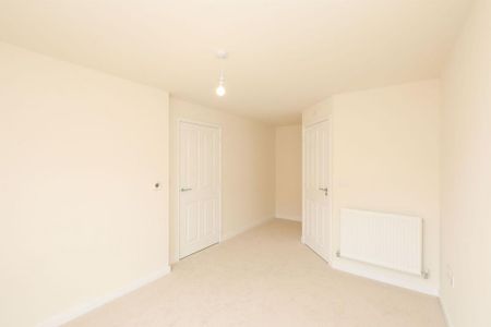 3 bedroom detached house to rent - Photo 2