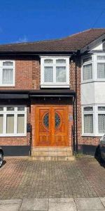 Alders Road, Edgeware, London, HA8 - Photo 4