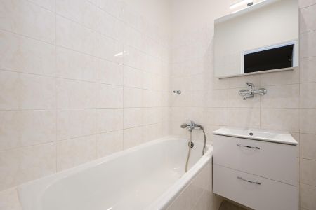 Apartment for rent, 1+KK - Studio, 30m - Photo 4