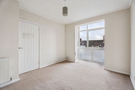 3 bedroom apartment to rent - Photo 5