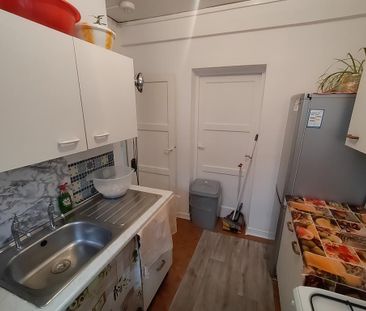 1 bedroom in a flat share to rent - Photo 1