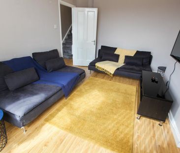 4 bedroom terraced house to rent - Photo 4