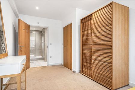 A well-presented first-floor flat offering two spacious double bedrooms, ideally situated in the heart of Summertown. Offered furnished and available immediately. - Photo 5